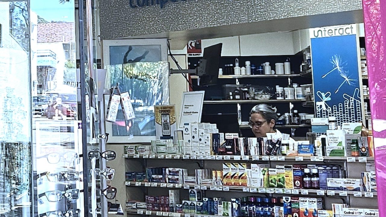 Inform Compounding Pharmacy_Pharmacists Compounding Online Order Pharmacist from Inform Compounding Pharmacy preparing an online order for Australia wide delivery.